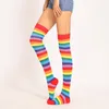 Socken Strumpfwaren Helisopus Regenbogenfarbe Lange Frauen Oberschenkelstrümpfe Halloween Strümpfe Sexy Kniehohe Streifen Party Lustig