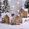 Kerstmisdecoratie LED Licht Houten Huis Lichtgevende Cabine Huis Decor Fairy Nacht Lamp Hanger Prop Candle Gifts
