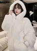 Lautaro冬のふわふわの暖かい柔らかい白い特大のFauxの毛皮のジャケットの女性長袖ブラックジッパーアップフェーチ毛皮のスウェット韓国のパーカー210910