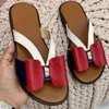 Neue Frau Hausschuhe Flache Farbe-Block Bogen Weibliche Sandalen Sommer Weiche Bequeme Frauen Casual Fashion Outdoor Strand Damen Rutschen y0427