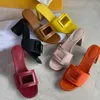 Designer Signature Slides Slippers Vrouwen Zwart Withe Banded Flats Sandalen Leer Verfraaid Baguette Patroon Dames Sexy Brief Strand Flip Flops 315