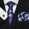 cravatta blu chiaro
