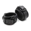 Fétiche sexy BDSM Bondage menottes Hands à cuir noir Cuffs Sex Toy pour femmes couple jeu métal accessoires érotiques9979474