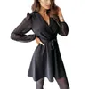 Мода V-образным вырезом сексуальное женское платье с кружевной высокой талией линии мини для черного длинного рукава дамы халат 12831 210427