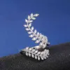 Huitan New Ankomst Fashion Leaf öppningsring för kvinnor Bröllopsfest Delikat Finger Ring Cubic Zirconia Justerbara Ring Smycken