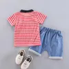 2021 Sommar Baby Boys Kläder Ställer Barn Spädbarn Striped Bear Polo T-shirt + Jeans 2-Piece Fashion Toddler Girls Kläder 0-4 år G1023