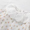 Vår Höst Spädbarn Baby Rompers Girls Flower Long Sleeve Lace Collar Kläder 210429