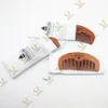 MOQ 100 PCS شعار مخصص مشط خشبي لحية الشعر مع مخملي حقيبة مضادة للتجميل الخشب صالون حلاقة حلاقة