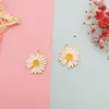 10個のエナメル魅力の石油ドロップ菊の宝石類の花のペンダント女性ジュエリーDIYブレスレットイヤリングアクセサリー