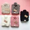 Australie Designer CHAPLET DU CONCEPTION ET Écharpe Set Bons d'hiver Écharbes ED pour les femmes Chapeaux de crochet de crochet en plein air 5814689