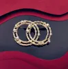 Personalización de joyas Broches vintage de lujo para mujer Broche de moda diseño de marca Lettering reproducciones oficiales Oro 18K plat247v
