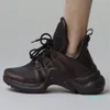 2021Designer 럭셔리 여성 스포츠 신발 남성 정품 가죽 트레이너 outsole 캐주얼 신발 패션 두꺼운 바닥 고열 등반 러너 330