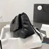 Дизайнерские винтажные классические дизайнерские женские квадратные пакеты для лопаток стеганые металлические черные 25 16 7 см. Камера Vanity Baguette Multi Poche316s