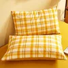 Set di biancheria da letto Plaid Copripiumino giallo Federa Lenzuola piatte Piumino di lusso Twin Full Single King Biancheria da letto per adulti