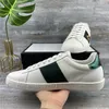 Top-Qualität Freizeitschuhe Männer Frauen Plattform Chaussures Mattes Leder Tennishaut Skateboardschuh Ace Bee Stripes Scarpe Stickerei Schlange