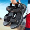 2021 Ankomst Mäns Utomhus Sandaler Sommar Lady Flip-Flops Gentlemen Flip Flops Soft Bottom Sandy Beach Skor