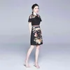 Fashion Runway Deux pièces Femmes Sexy Dentelle Patchwork Volants Blouse en mousseline de soie noire Top + Rose Fleur Imprimer Mini Jupe A-Line Ensemble 210416