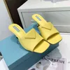 2022 Designer Mulheres Sandálias Quadrado Toe Chinelos de Couro Genuíno Moda Flip Flip Flops High Heel Sandal Sandu Slides Hotel Bath Fasion Slipper com caixa 35-40