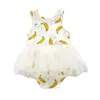 Zomer geboren meisjes rompertjes baby banaan print o-hals baby mouwloze katoen scheet kleding 210417