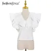 Casual White Ruffle Shirt för kvinnor V Nacke Ärmlös Slim Minimalistiska Blusar Kvinnor Sommar Mode Stil 210524