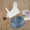 Set di vestiti per neonate Summer Kids Top corto in pizzo a maniche corte con spalle scoperte + Jeans con pantaloncini di jeans strappati con orlo irregolare