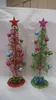 3ピースかわいいミニツリークリスマスデスクトップシンプルなノルディッククリスマスの装飾品シーンのレイアウト