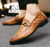 Herrskor Handgjorda Bekväm Trend Klassisk Mode Business PU Brown Retro Loafers Low Heel Casual Mens Designer Dress Shoe