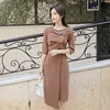 Unregelmäßiges Kleid einteiliges koreanisches Damen-Braun-O-Ausschnitt-Retro-Langarm-reizvolles Büro-Partei-Midi-Kleid für Frauenkleidung 210331