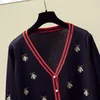 Kvinna Tröjor Koreanska Elasticitet Långärmad Kvinnlig Cardigan Black V Neck Broderi Honung Kvinnor Sweater Knitwear Toppar 210922