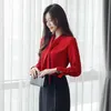 Koreanska kvinnor skjortor blouses långärmad skjorta toppar kvinna chiffong blus fjäder slips damer v hals topp xxl 210604
