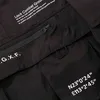 Winter Stylish Men's Black Street Trencz Techwear Wodoodporna Multi-Pocket Letter Drukowane Wiatrówka Kurtki Płaszcz Odzież 211214
