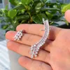 Stud CWWZircons Asymmetrisk Glänsande Cubic Zirconia Big Long Sweep Wrap Cuff Ear Climber Örhänge För Kvinnor Chic Punk Smycken CZ900