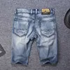 Streetwear Summer Ly Fashion Men Jeans Retro Ljusblå Patches Designer Ripped Denim Shorts Hip Hop Punk Short Fqbm