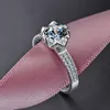 Anello di fidanzamento classico con diamante simulato a 6 punte con pietre laterali Anello da sposa con promessa per donna Argento sterling Disponibile nella misura5422424