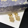 Mujeres Girls Joyas Regalo Dados Pendientes Gold Drop Pendientes con sello de perla Real 18K Gold-chapado con caja D042