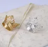 魔法のナプキンリングの金属の冠の形の模様のダイヤモンドナプキンスホルダーの家の結婚式テーブルの装飾Sn2357