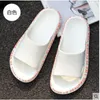 2020 Nowe Hot Summer Men Pantofle Dorywczo Czarne Białe Buty Niepoślizgowe Slajdy Łazienki Sandały Soft Sole Slides Plus Size 47