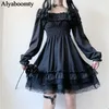 Stile Lolita giapponese Donna Principessa Mini abito nero Slash Neck Vita alta Gotico Manica a sbuffo Volant in pizzo Party es 210623