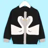 Baby Boys Girls Swan Pattern Cardigan Пальто Детская одежда с длинным рукавом вязаные дети 210429
