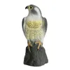 Kiwarm Est LifeLike Fake Falcon Hawk Hunting Decoy Deterrent Scarer Repeller Garwn Dekoration Ornament 210911