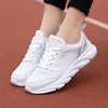 Venta al por mayor 2021 Tenis para Mujeres Mujeres Deporte Zapatillas de correr Super Light Transpirable Corredores Blanco Blanco Rosa Zapatillas al aire libre EUR 35-41 WY04-8681