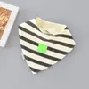 Baby хлопчатобумажная слюна полотенце двойной скрытой кнопке нагрудник мультфильм нагрудник личности