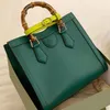 有名なデザイナーのハンドバッグ本物の竹バッグ最高品質のライトレディースファッション財布クロスボディハンドルホット無地女性ワニ人気のトートバッグ女性のショルダー財布