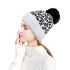 Bonnet/crâne casquettes 2022 hiver pompon bonnets chapeau pour femmes laine tricoté avec boule de poils Skullies léopard couverture tête casquette femme Bonnet Delm2