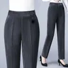 Pantaloni di velluto a vita alta taglie forti 5XL della madre Primavera casual sciolto Elastico in vita Pantaloni dritti Pantaloni solidi femminili di grandi dimensioni Q0801