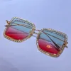 Lunettes de soleil d'été hommes et femmes style 1033S anti-ultraviolet rétro plaque carrée en métal plein cadre design spécial mode lunettes boîte aléatoire