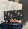 Fabrik Großhandel Frauen Handtasche Rivet Punk Brieftasche Straße Trend Falten Multifunktionale Muschelschale Große Kapazität Leder Brieftaschen Retro Nieten Kupplungsbeutel