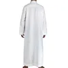 Islamique Homme Popular White Sudanese Roupas étnicas islâmicas Qatar Thobe Árabe Adoração Robe Thawb Mens Dubai Thobeka Majozi Para Islam Thobes Saudi Pria