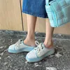 Meotina de couro mulas mulheres plataforma cunha sapatos redondos dedo do pé casual sapatilhas de salto médio mulas deslizamento-na senhora calçado rosa verde azul 210520