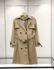 Trench da donna di marca progettata Giacca a vento classica doppiopetto stile medio cappotto autunno inverno 12104 articolo